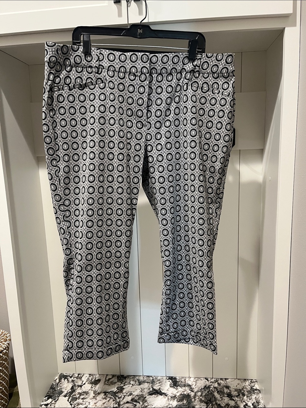 NEW Lane Bryant Black & White Cropped / Ankle Pants